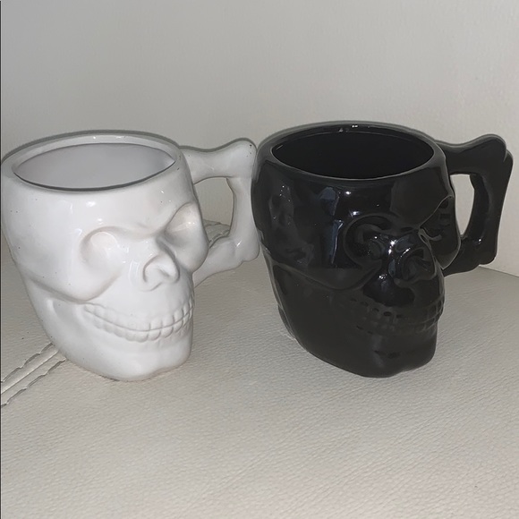 Two Skull Mugs NWT - Picture 2 of 4
